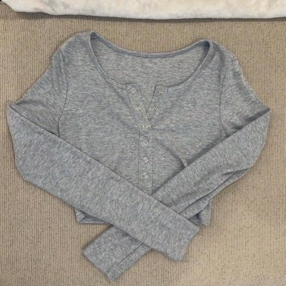 SHEIN Heather Gray Buttoned Crop Top